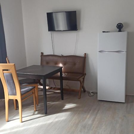 Helle Ferienwohnung An Der Rheinpromenade 50 Qm 뒤스부르크 외부 사진
